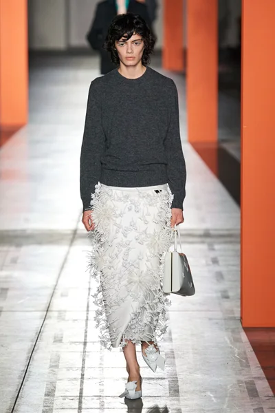 Look 14